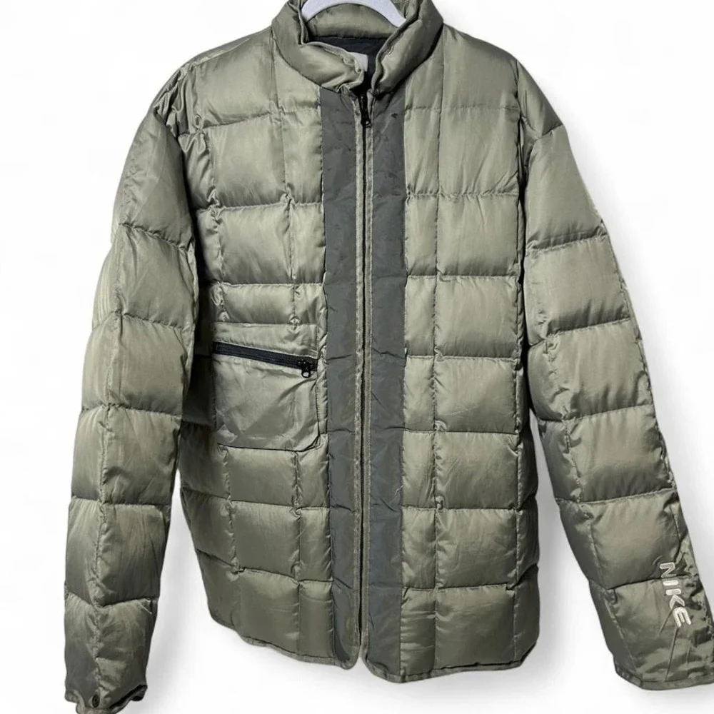 Vintage Nike Jacket Reflective Puffer Detailing Light olive green Mens XL